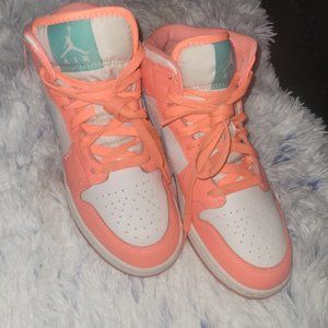 Jordan 1 crimson ligh blue